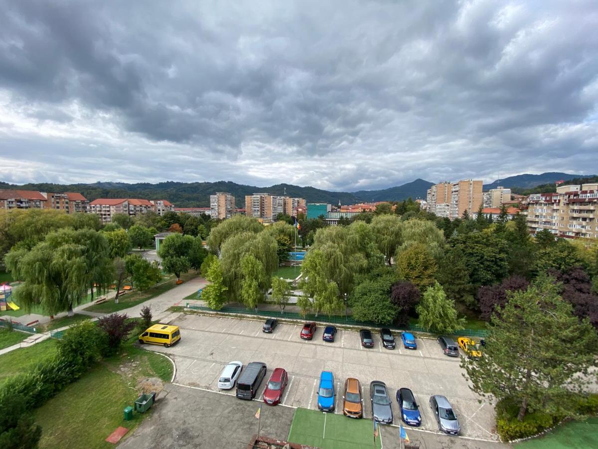 Petrosani Camere De Inchiriat - Hotel Petroshani Srl Petroşani Exterior foto