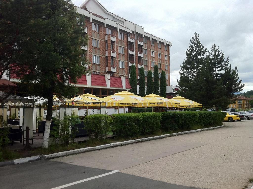 Petrosani Camere De Inchiriat - Hotel Petroshani Srl Petroşani Exterior foto
